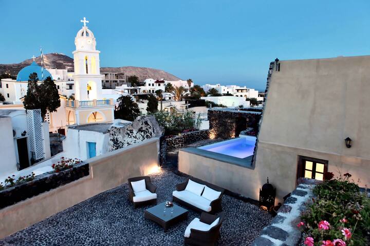 SPECTACULAR SANTORINI VILLA-CAR RENTAL INCLUDED gallery image 5