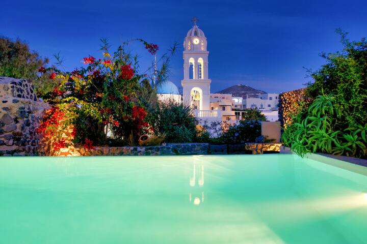 SPECTACULAR SANTORINI VILLA-CAR RENTAL INCLUDED gallery image 2