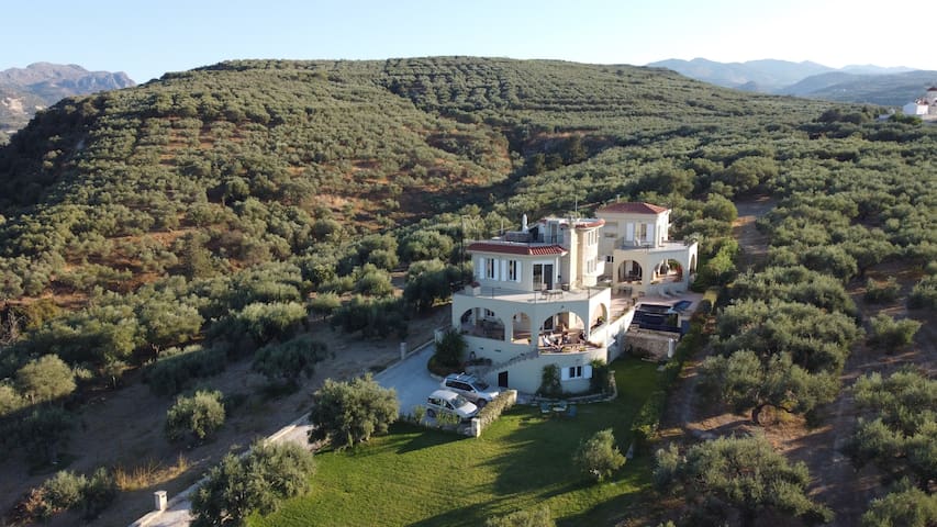 9-Bedroom Coastal Estate above Crete’s Western Sea