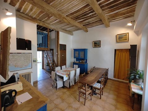 Farmhouse for groups of 6 to 10 people