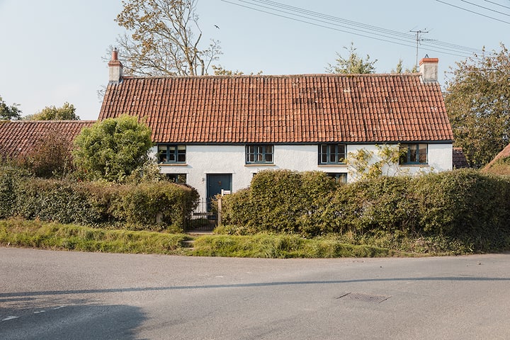 Rural Gem In Popular Village & Award Winning Pub - Bruton
