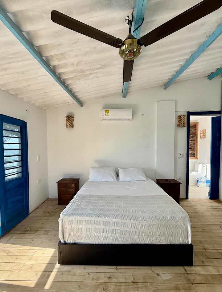 Schlafzimmer 1