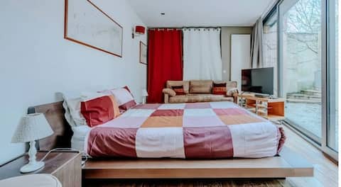 ! Fantastic Private Loft with free parking