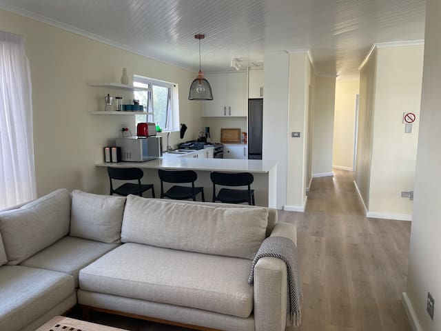 Spacious 3-bed apartment, a 200m walk to the beach