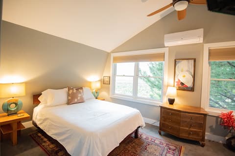 Painted Vineyard B&B - Cabernet  Sauvignon Room