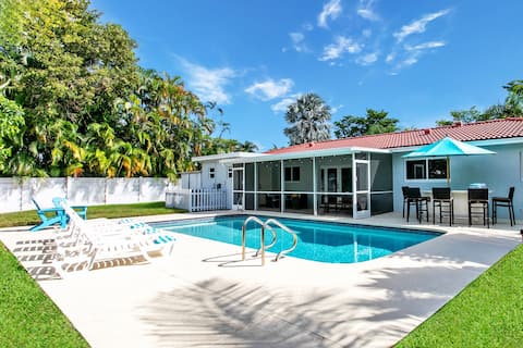 Luxury 5BR Villa Heated Pool near Beach & Casino