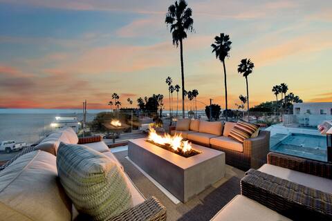 Best Beach Front Property. Big Game room for kids