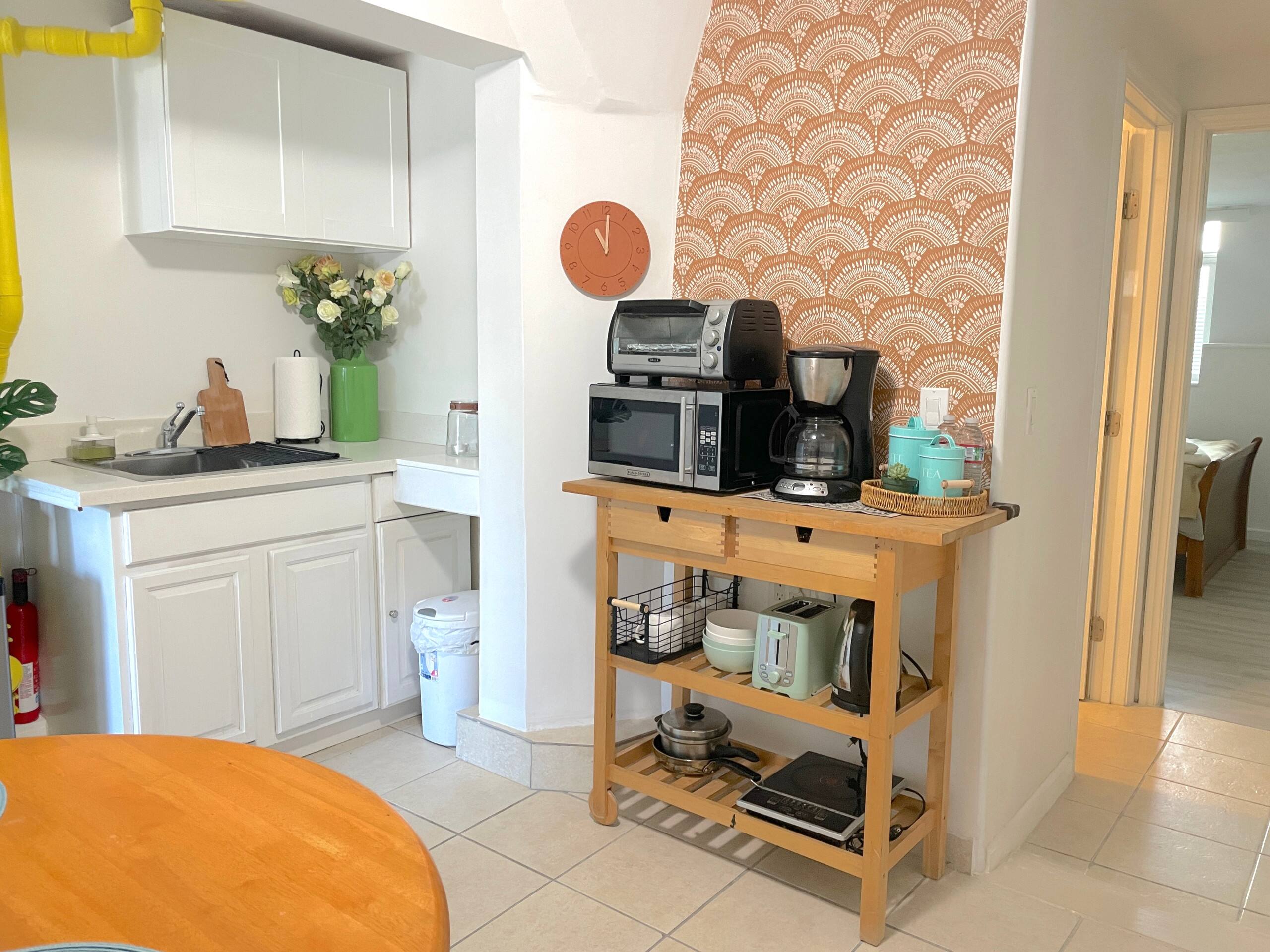 Urban Spacious Hideaway - 2BR 2BA - Image 3