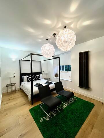 Notting Hill Retreat | Iconic Gardens | 3BR Duplex gallery image 5