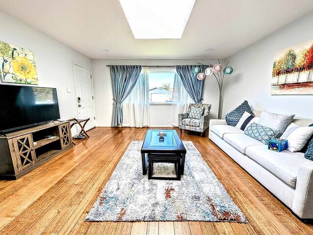 Luxury waterfront house near SFO & Standford Uni gallery image 2