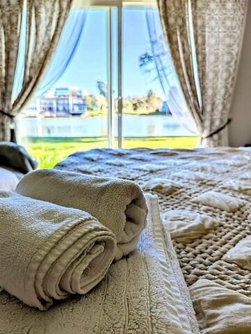 Luxury waterfront house near SFO & Standford Uni gallery image 5