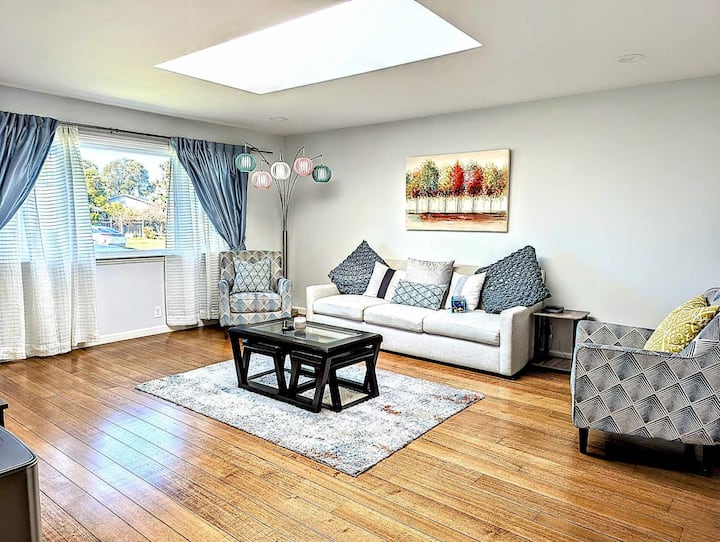Luxury Waterfront House  Near Sfo & Standford Uni - Belmont, CA