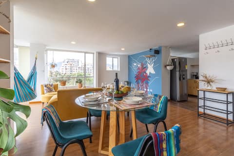 Excellent Location!Spacious and confortable condo