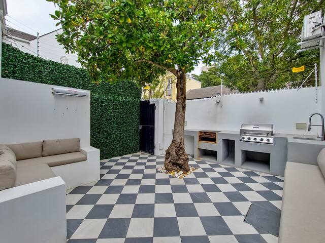 Luxury Green Point Gem gallery image 4