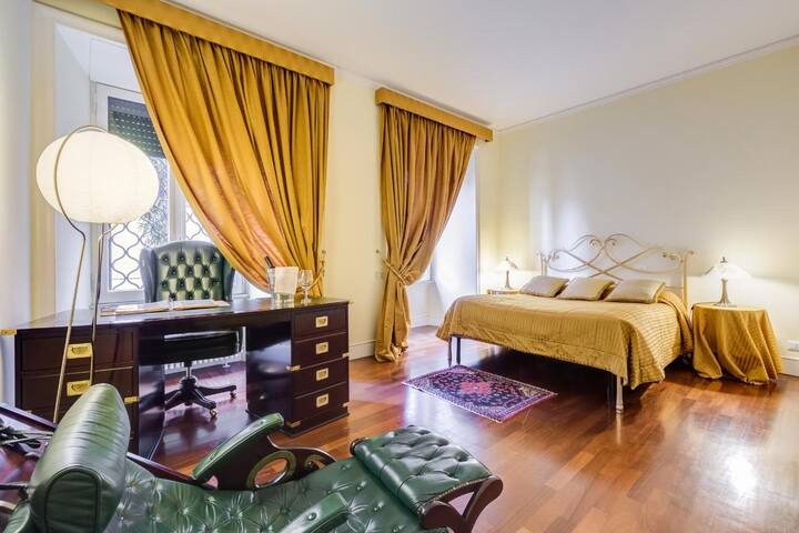 Elegant Popolo Art, Spacious Luxury, City Center gallery image 5