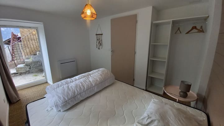 غرفة النوم 2