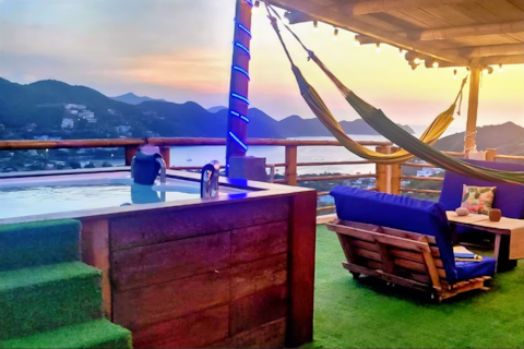 House in Taganga with ocean view, pool, jacuzzi