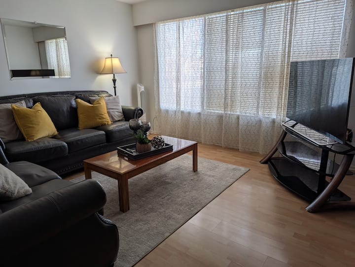 Welcoming 2-bedroom Downtown Fort St. John - Fort St. John