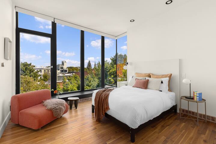 Luxury Penthouse Loft in Historic Schoolhouse gallery image 5