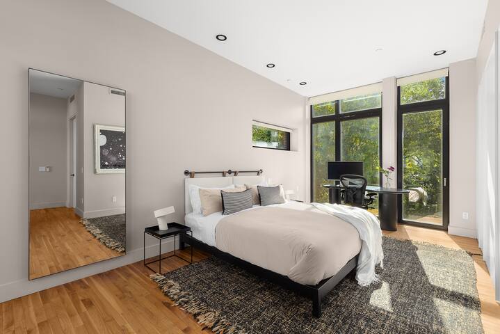 Luxury Penthouse Loft in Historic Schoolhouse gallery image 3