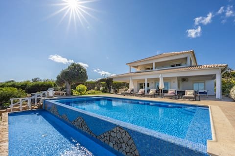 Praia da Luz Cliff Villa • Infinity Pool