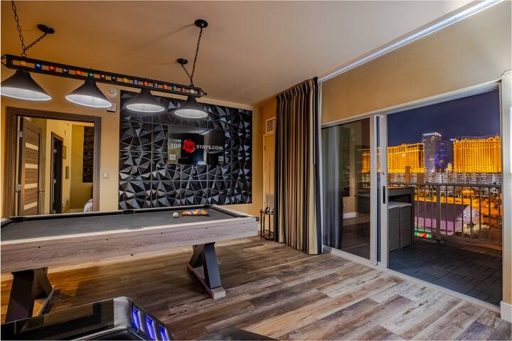 2100 SqFt Penthouse Suite – Strip Views! POOL GYM gallery image 2