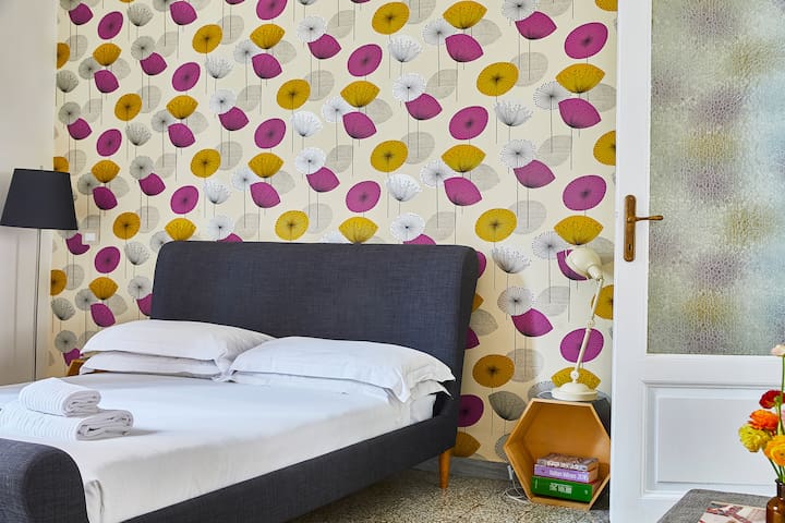 Colorful Apartment in Relaxing Point of Trastevere District