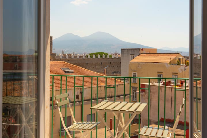 Appartamento spaccanapoli centro * * * *