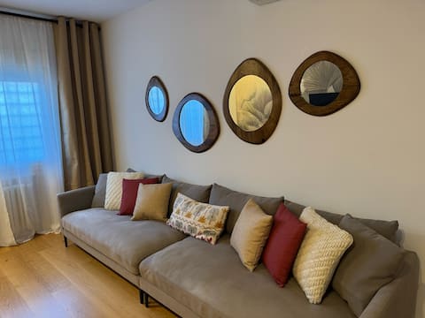Top Airbnb: Oasis and Design in Alcalá I 3 Bedrooms I Private Patio in Alcalá De Henares