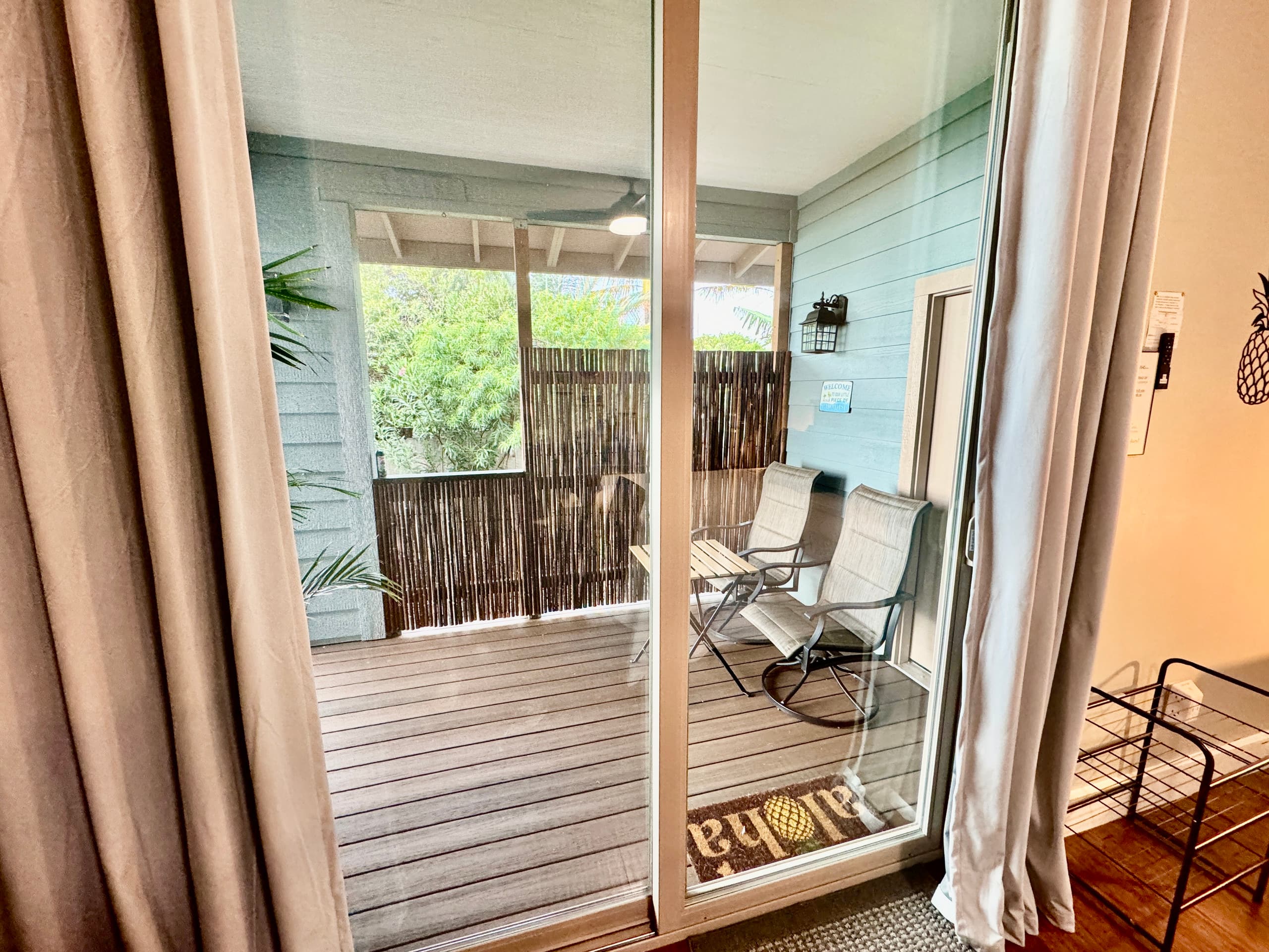 Peaceful Private Studio w/Covered Ocean View Deck - Photo 23