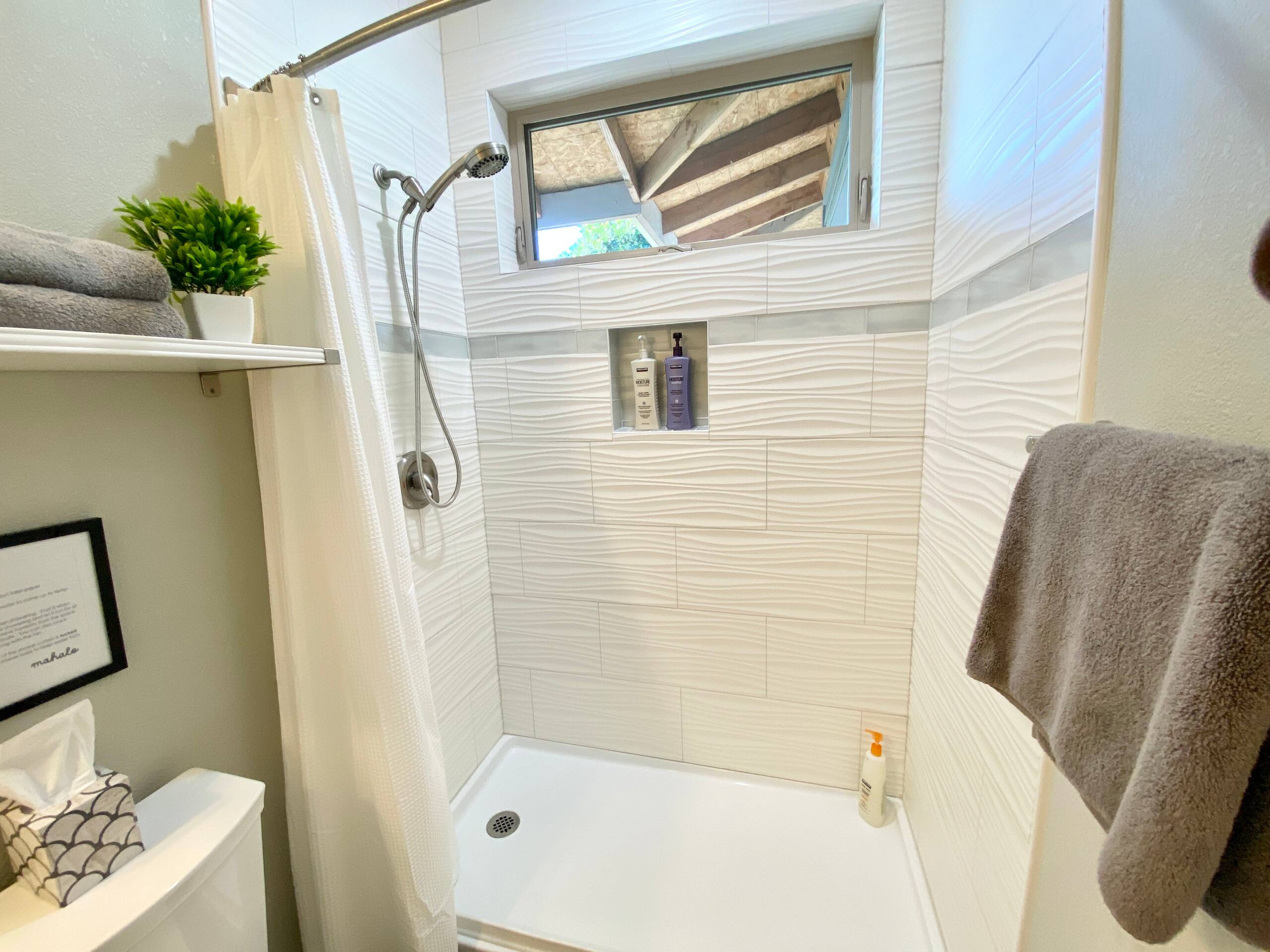 Peaceful Private Studio w/Covered Ocean View Deck - Photo 20