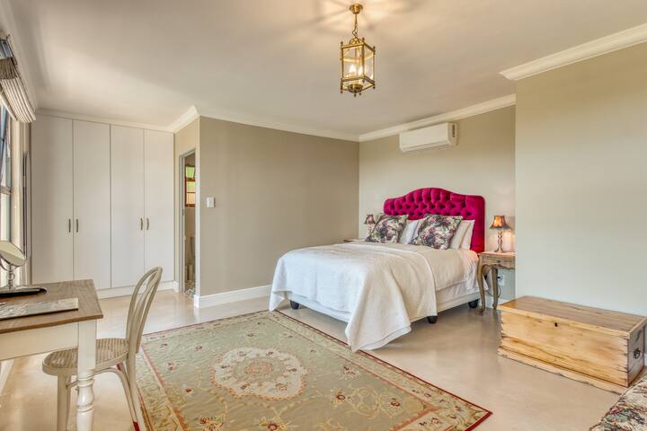 Italian style Villa apartment gallery image 4