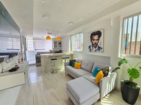 Luxury & Luxury Apartment/Airport Nearby