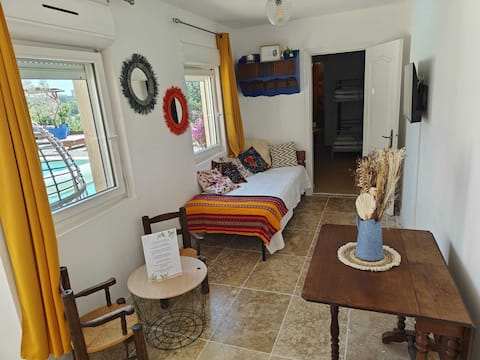 Popular Airbnb listing: Casa Viajano - Villa Marseille Annex in Marseille