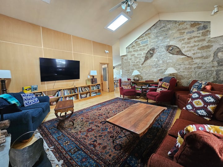 Stonefox Retreat: Acerage, Pond, Hot Tub & Sauna - Meaford