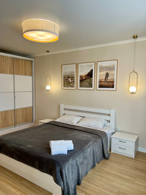 Cozy apartment near the park, city center.