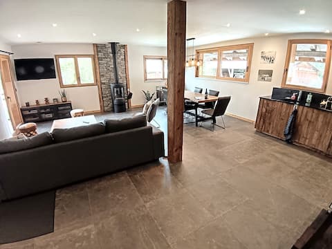 Top performing Airbnb: Chez Lucienne Jacuzzi et Sauna in Samoëns