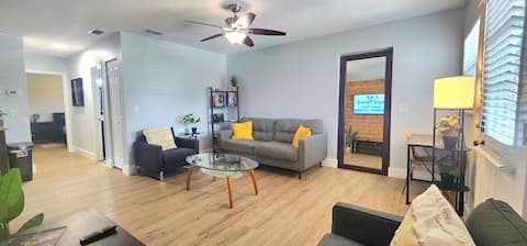 Successful Airbnb property: #49 Home 5 minutes away from Buccaneer Stadium in Carver City/Lincoln Gardens