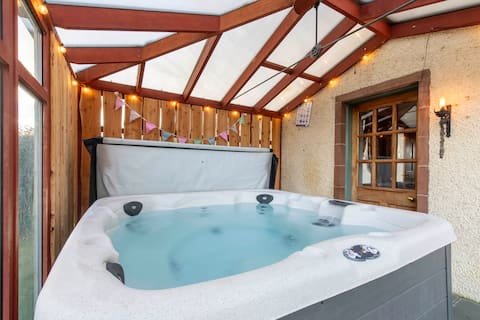 Charming, well-appointed Edwardian gate lodge