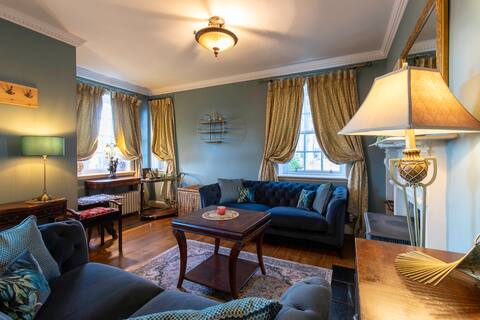 A charming, well appointed Edwardian Gate Lodge