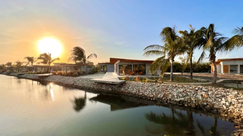 Sandpiper Sanctuary 4bd 3ba w/pool Seabird Luxury