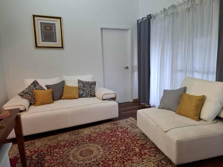 Lumina Guesthouse
 Restore Your Inner Light. - Australia Zoo, Beerwah