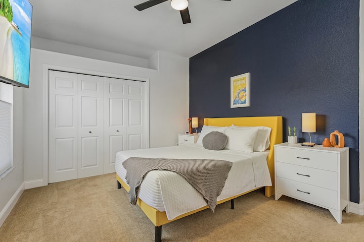 3つ目の寝室には、プレミアムなメモリーフォームクイーンサイズベッドが備わっています。