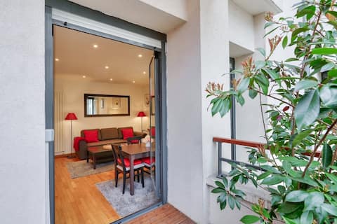 Top Airbnb: Superb garden apartment with parking. à Annecy