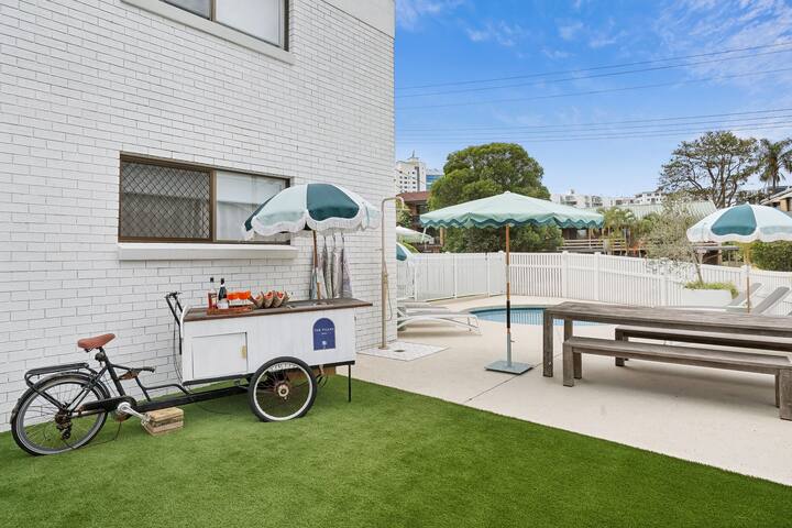 The Villa’s Entire Complex 4 x Villas gallery image 3