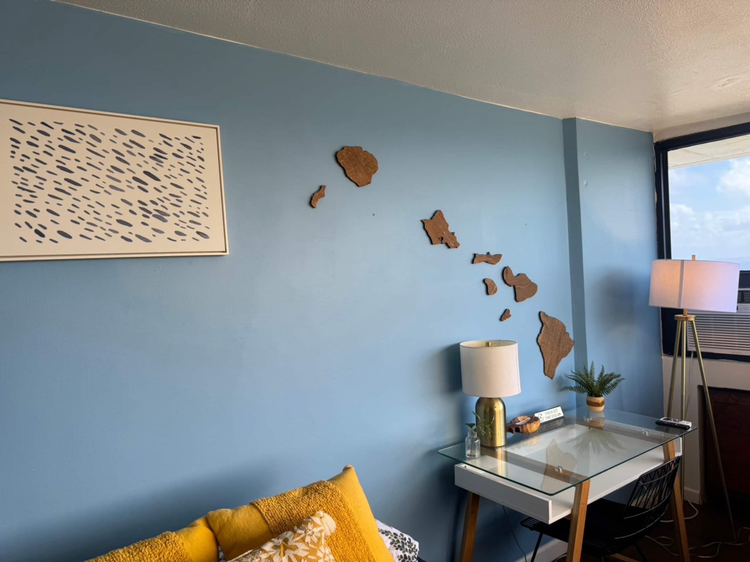Condo in Honolulu · ★4.43 · 1 bedroom · 2 beds · 1 private bath - Image 7