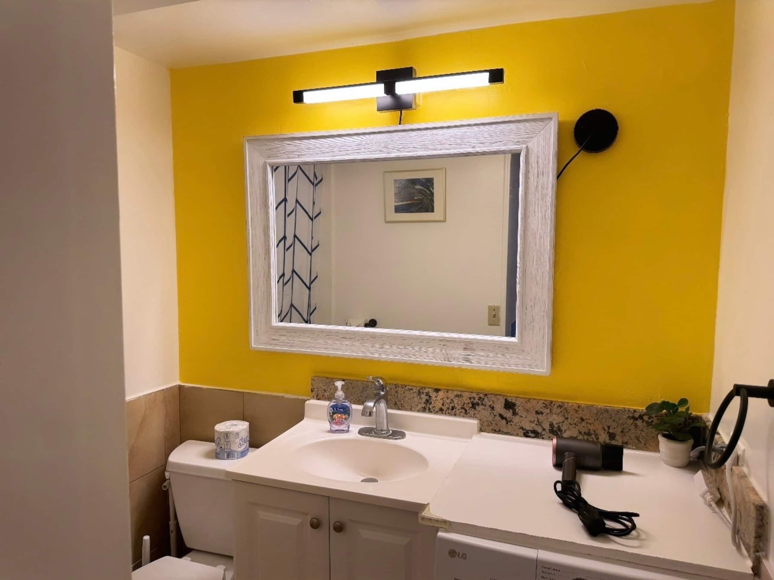 Condo in Honolulu · ★4.43 · 1 bedroom · 2 beds · 1 private bath - Image 10