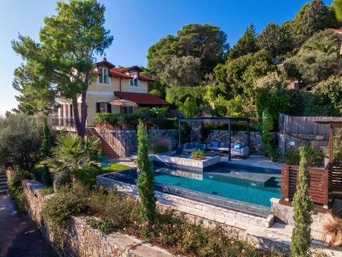 Villa Nel Blu 8, Emma, Villas