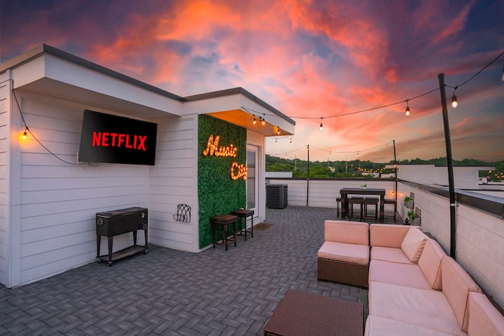 Rooftop Bliss | Karaoke, Games | Near DT Nashville