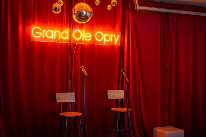 Rooftop Bliss | Karaoke, Games | Near DT Nashville gallery image 5